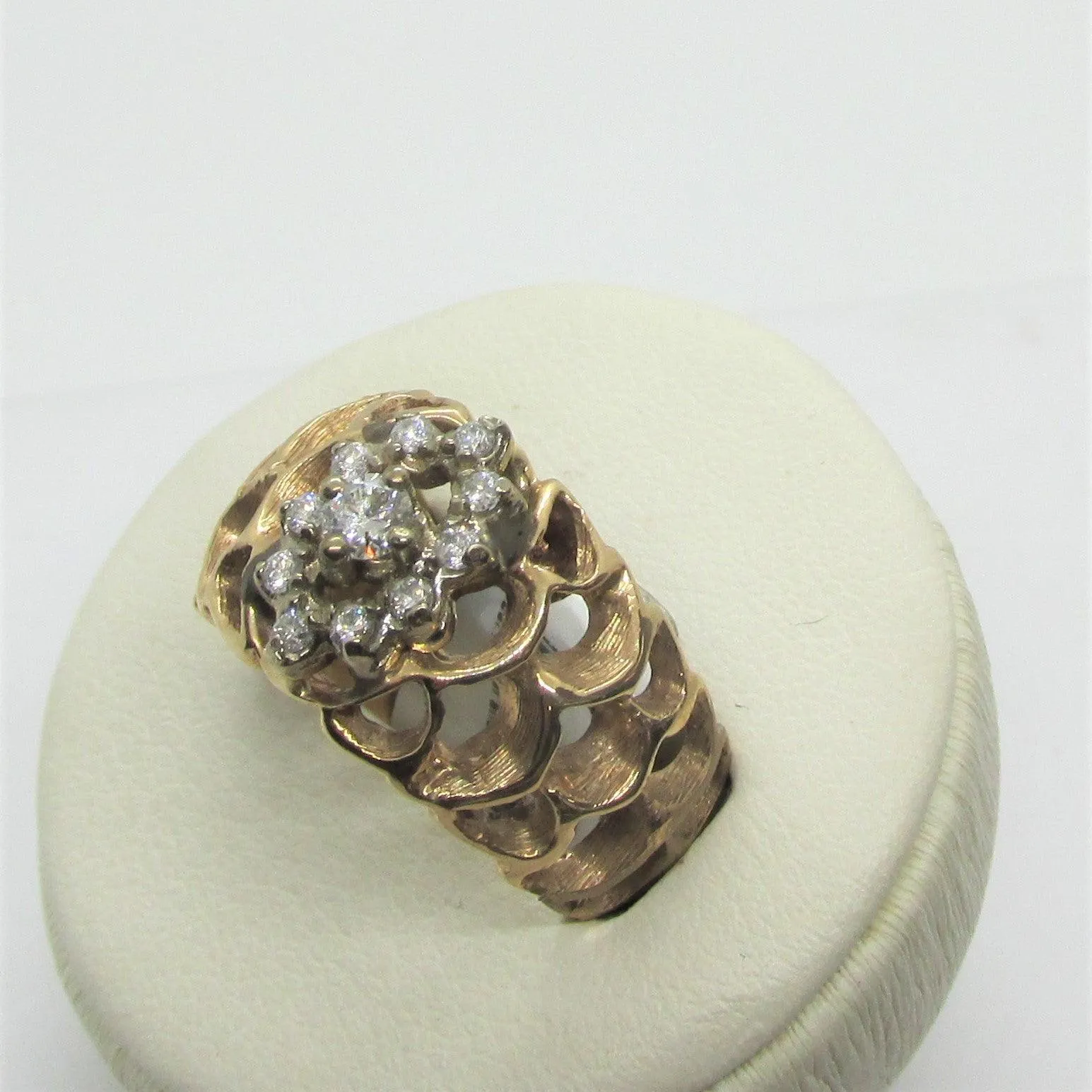 14K Yellow Gold and Flower Diamond Ring 0.25cts