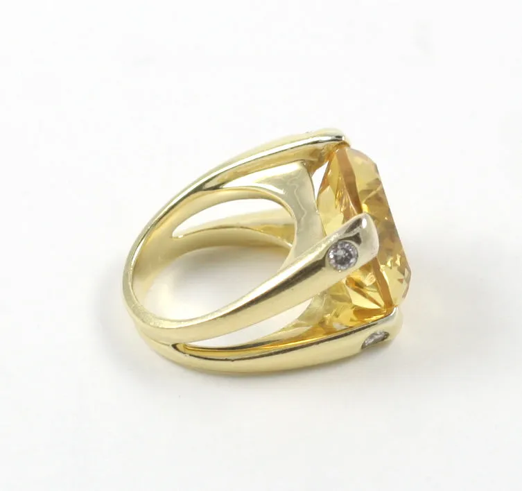 18kt Yellow Gold Large Cushion Ring with Citrine and Diamond