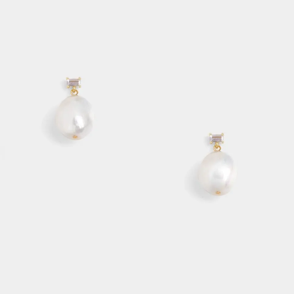 Bel Emerald Pearl Studs