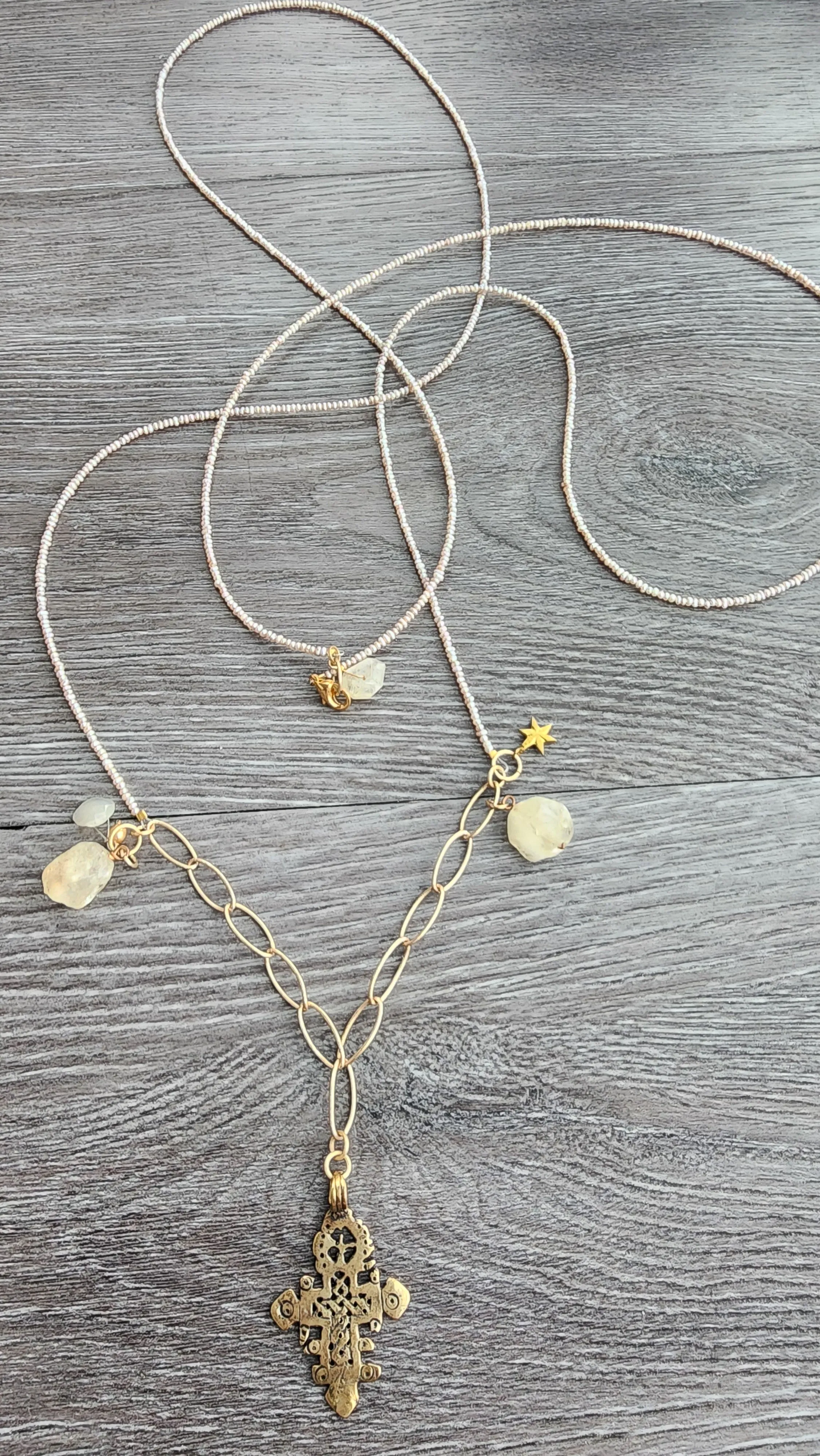 Long ethnic Necklace - Pearls and Citrine