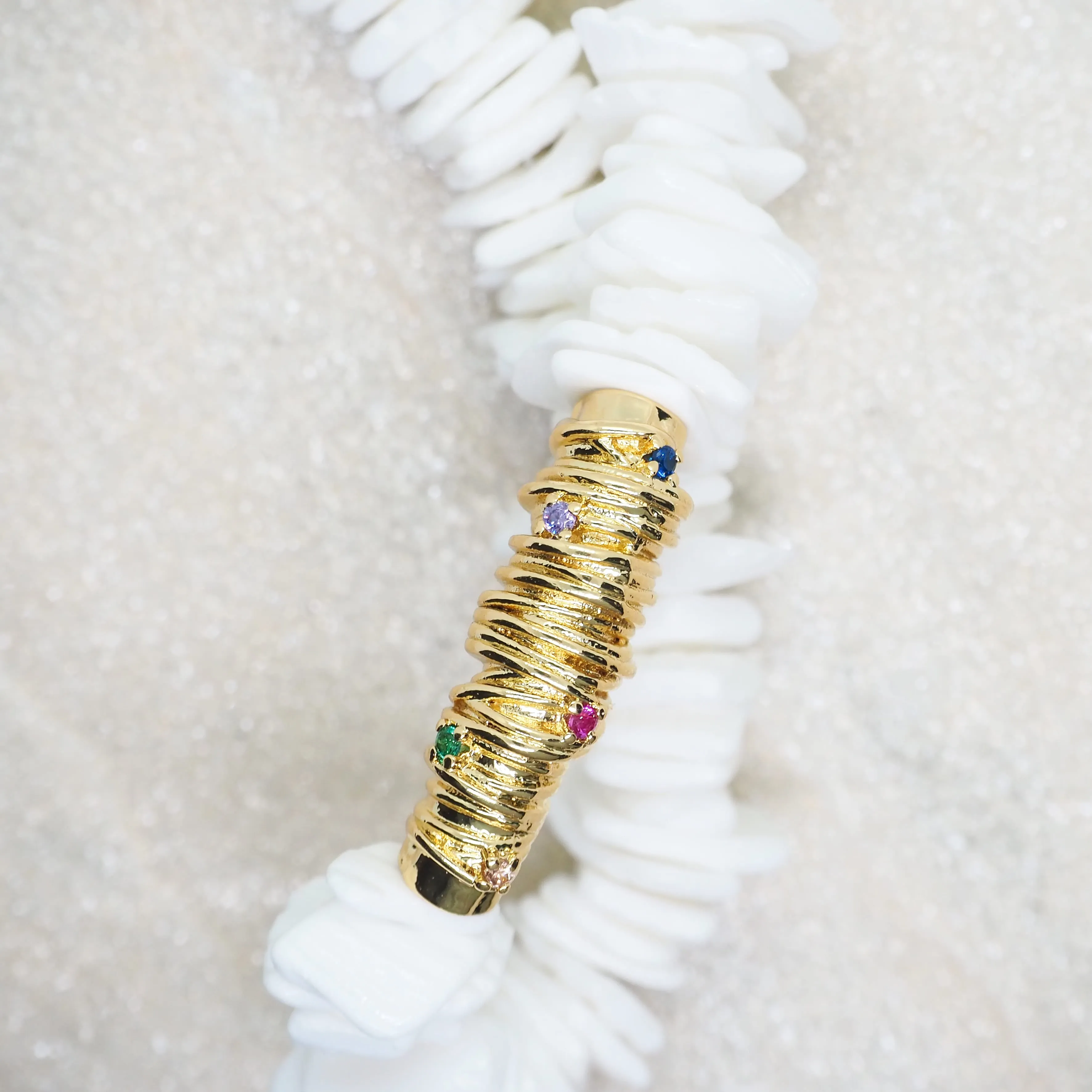 SHELLY NECKLACE