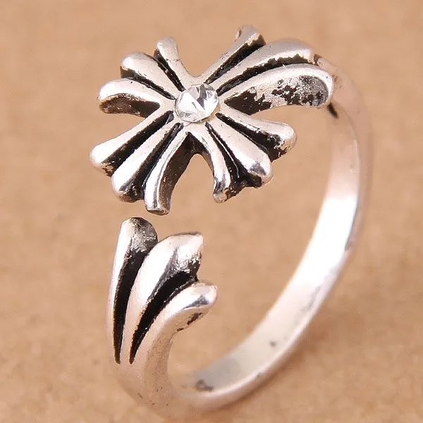 TR01 Silver Cross Design with Rhinestone Toe Ring