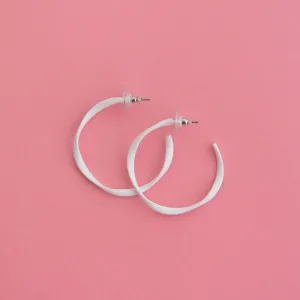 Twisted Hoop Earring Midi White