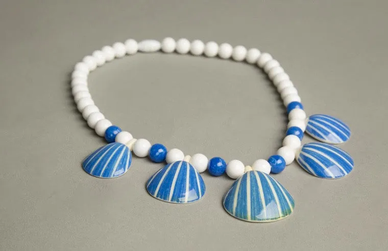 VINTAGE AVON NECKLACE