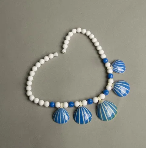VINTAGE AVON NECKLACE